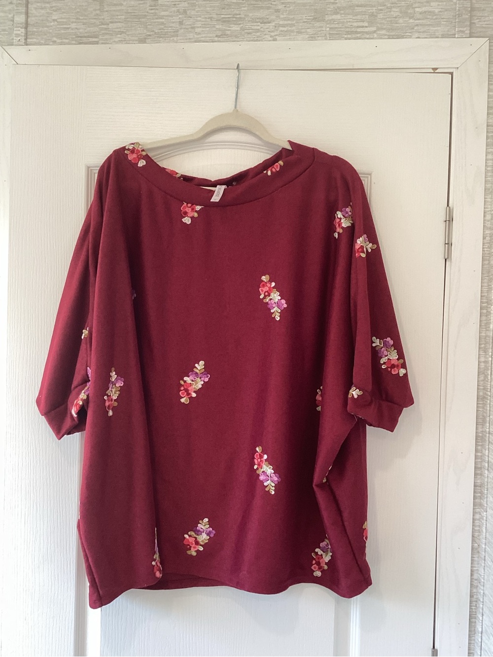 Maroon Floral Relaxed Pullover Blouse Dear Scarlett 2X EUC
